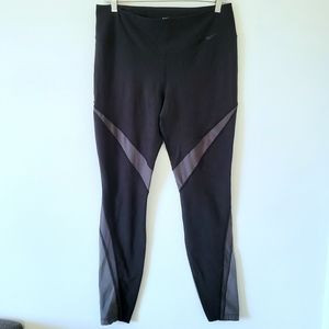 Nike 7/8 length leggings large